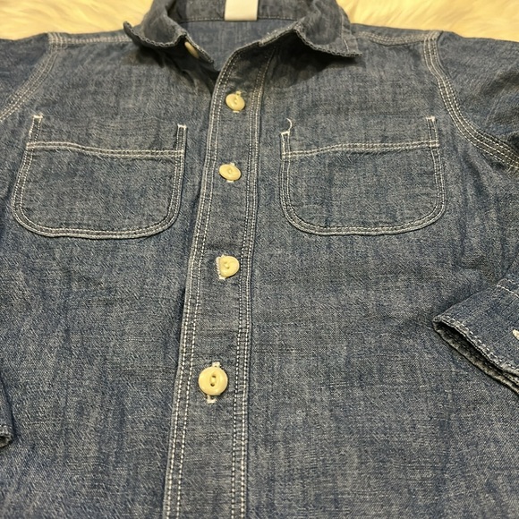 GAP Long-Sleeve Denim Button-Down Shirt in Size 4T - Picture 2 of 6